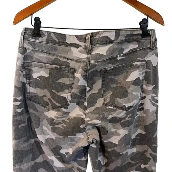 Style & Co Camoflauge Curvy Skinny Leg Jeans Size 10 Stretch Denim Gray Beige - Picture 5 of 7